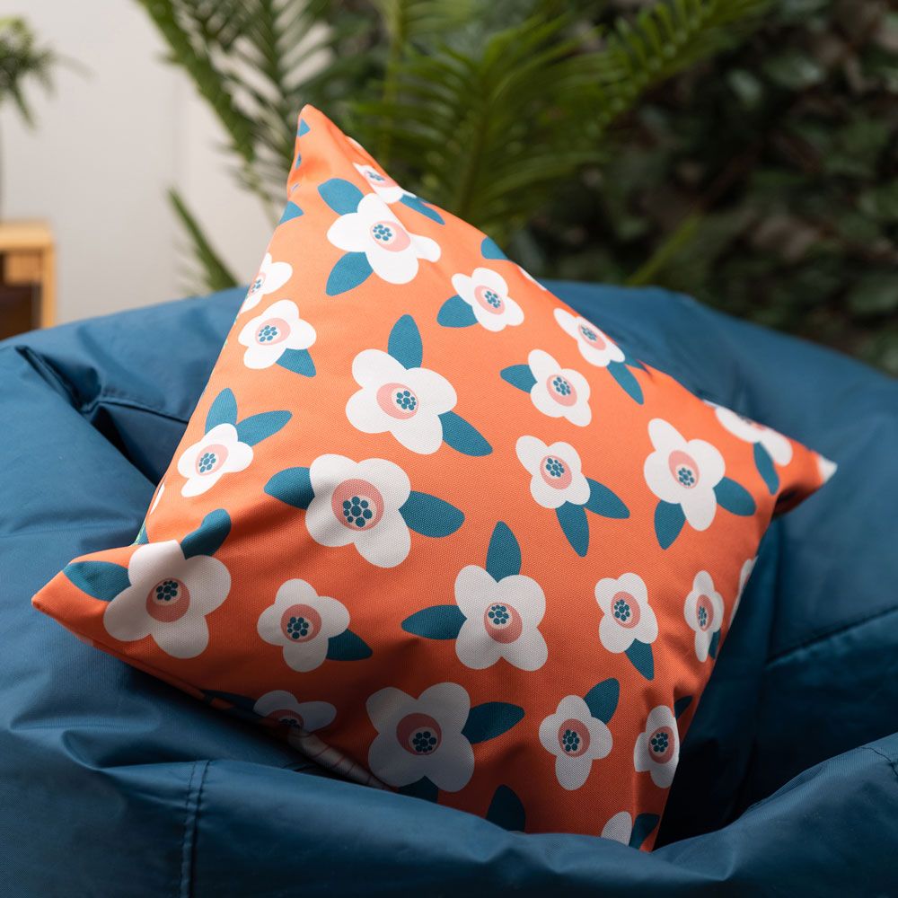 Veeva® Meadow Outdoor Cushion Red