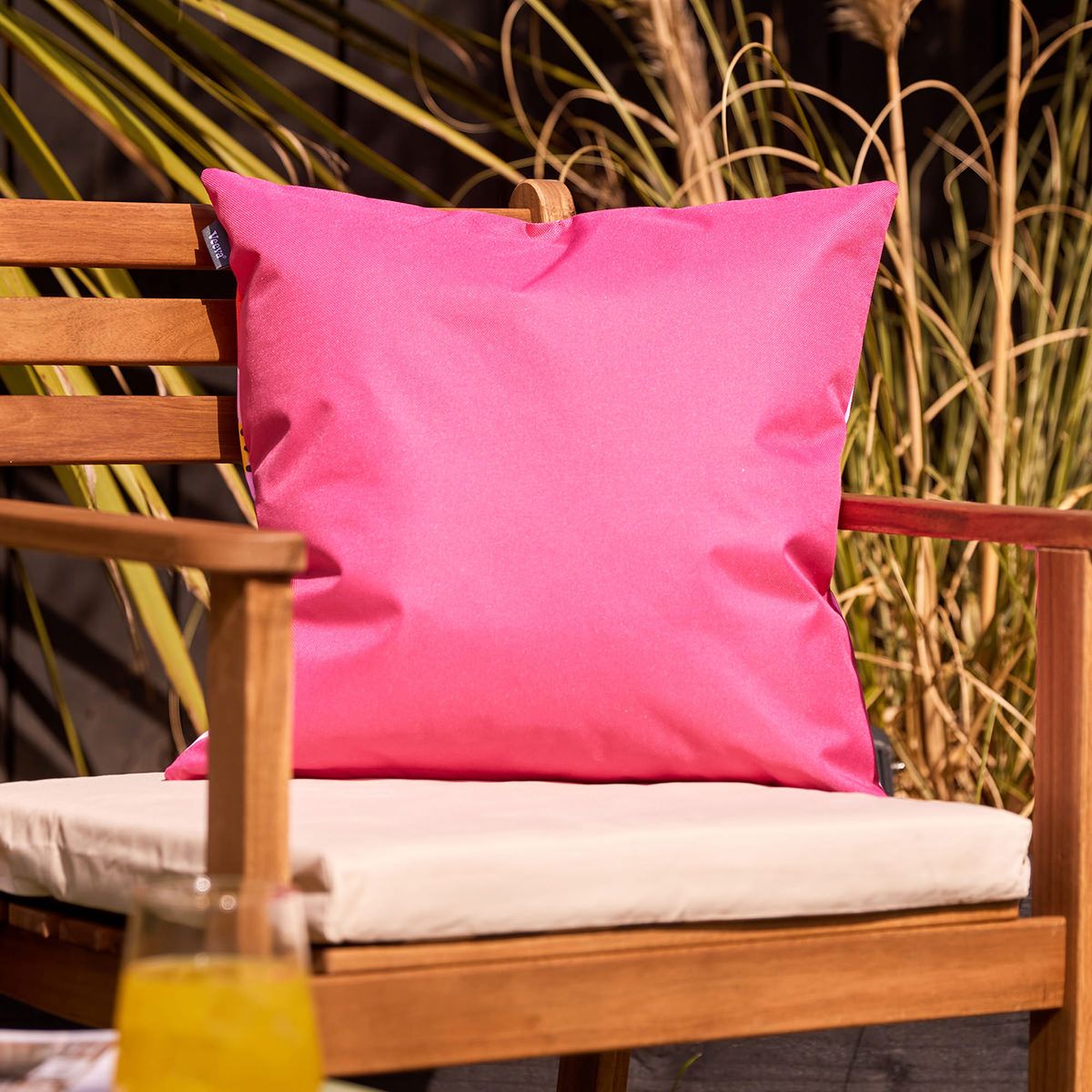 icon® Passionfruit Indoor-Outdoor Cushion, Pink