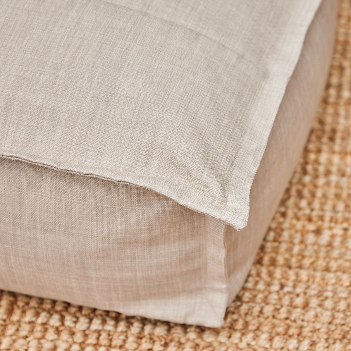 icon® Dolce Outdoor Lounger