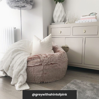 @greywithahintofpink